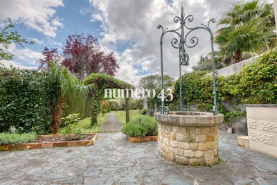 /international/fr/pauillac-aquitaine-310107642438/