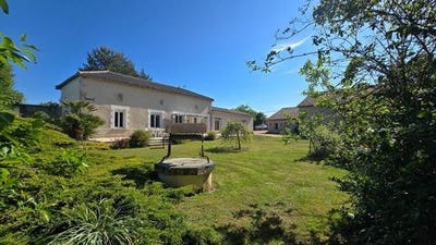 /international/fr/queaux-charente-310107791339/