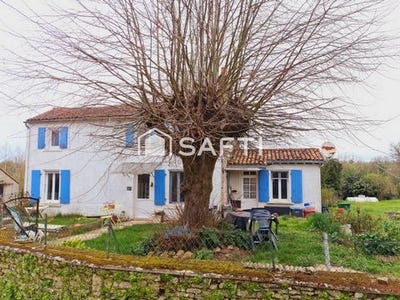 /international/fr/bazoges-en-pareds-pays-de-la-loire-120093625989/