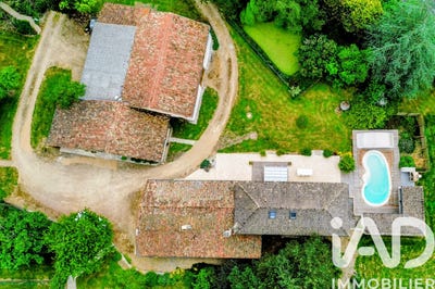/international/fr/queaux-charente-310107756529/