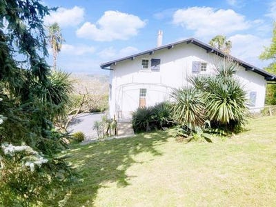 /international/fr/cambo-les-bains-aquitaine-310106779467/