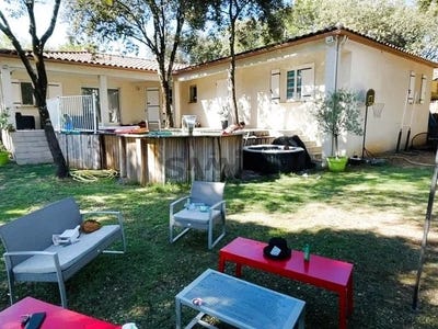 /international/fr/quissac-languedoc-roussillon-310101287352/?lang=de