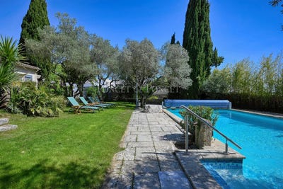 /international/fr/saint-mamert-du-gard-languedoc-roussillon-310107499847/