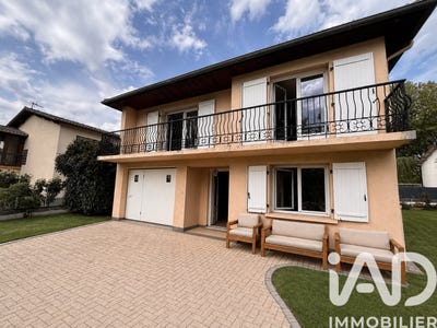/international/fr/clermont-ferrand-auvergne-310107914357/