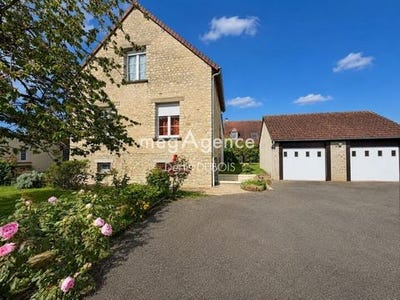 /international/fr/saint-germain-du-corbeis-la-basse-normandie-310109128546/