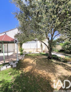 /international/fr/rochefort-du-gard-languedoc-roussillon-310105893566/