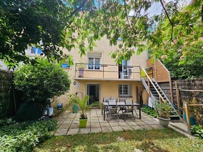 /international/fr/saumur-pays-de-la-loire-310101386824/?lang=en