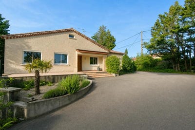 /international/fr/villeneuve-de-berg-rhone-310107921170/