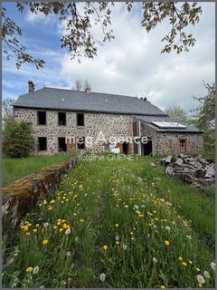 /international/fr/saint-martin-sous-vigouroux-auvergne-310108927949/