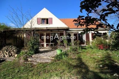 /international/fr/montaigu-pays-de-la-loire-310100461345/