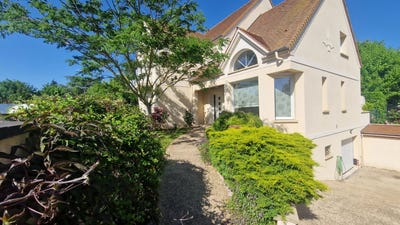 /international/fr/maintenon-centre-val-de-loire-310100603665/