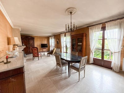 /international/fr/le-mesnil-saint-denis-ile-de-france-310101060298/