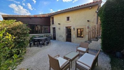 /international/fr/saint-maurice-la-clouere-charente-310107497168/