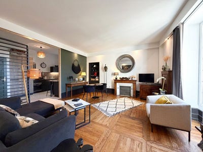 /international/fr/sarlat-la-caneda-aquitaine-310107565546/