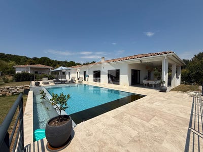 /international/fr/saint-maximin-la-sainte-baume-provence-alpes-cote-d-azur-310101133197/