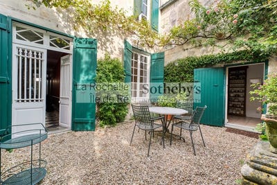 /international/fr/la-rochelle-franche-comte-310098947951/