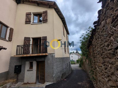 /international/fr/arlanc-auvergne-310098923813/