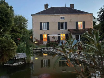 /international/fr/7-rue-du-chateau-commarin-burgundy-310107912567/
