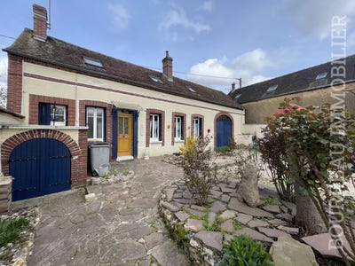 /international/fr/villeneuve-sur-yonne-burgundy-120083356208/