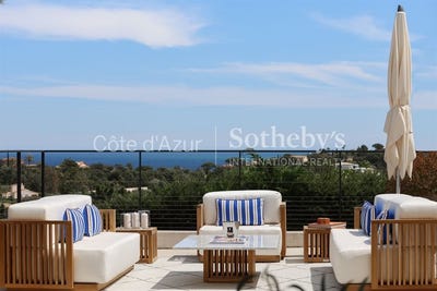 /international/fr/grimaud-provence-alpes-cote-d-azur-310108406807/