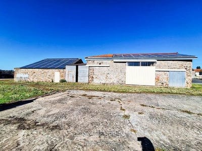 /international/fr/la-tourlandry-pays-de-la-loire-310102161437/
