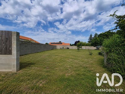 /international/fr/saint-mars-de-coutais-pays-de-la-loire-310108921362/