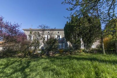 /international/fr/rouillac-charente-310099466470/