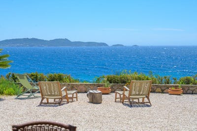 /international/fr/carqueiranne-hh-15810659-carqueiranne-provence-alpes-cote-d-azur-310100957124/
