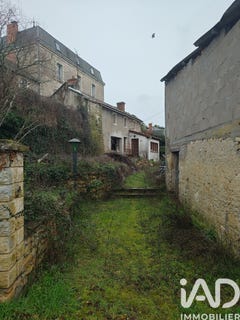 /international/fr/thouars-charente-310105895452/