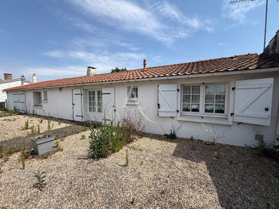 /international/fr/commequiers-pays-de-la-loire-310108939536/