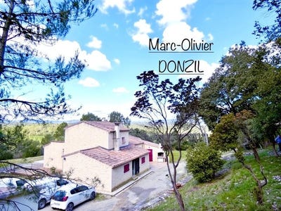 /international/fr/vacquieres-languedoc-roussillon-310106914577/