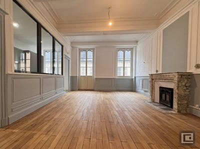 /international/fr/chalon-sur-saone-burgundy-310104935650/