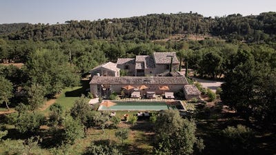 /international/fr/menerbes-provence-alpes-cote-d-azur-310102873239/