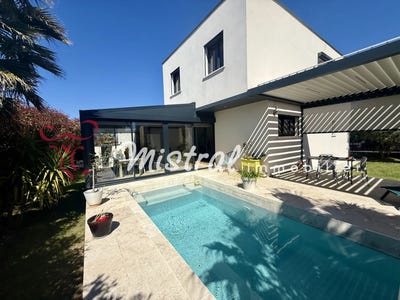 /international/fr/vauvert-languedoc-roussillon-310107191499/