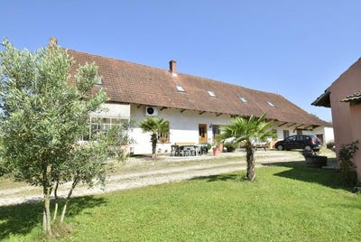 /international/fr/pierre-de-bresse-burgundy-120087520758/