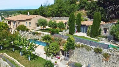 /international/fr/forcalquier-provence-alpes-cote-d-azur-310108929760/