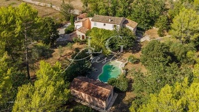 /international/fr/fayence-provence-alpes-cote-d-azur-310110265581/