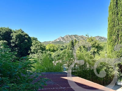 /international/fr/eygalieres-provence-alpes-cote-d-azur-310100521336/