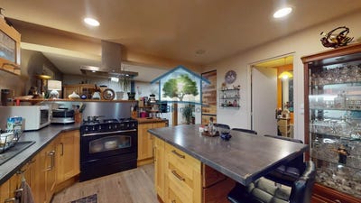 /international/fr/bourg-lastic-auvergne-120095905210/