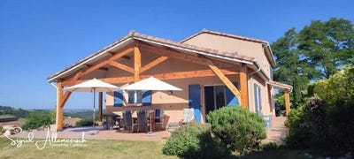 /international/fr/carla-bayle-midi-pyrenees-310100016882/?lang=en