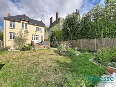 /international/fr/laval-pays-de-la-loire-310110283599/