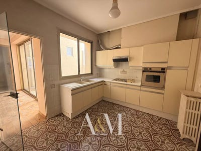 /international/fr/pezenas-languedoc-roussillon-310102913501/