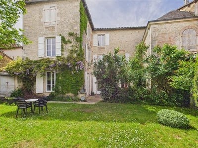 /international/fr/ruffec-charente-310099227886/