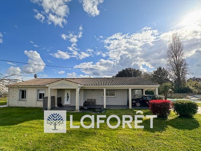 /international/fr/gemozac-charente-310103043477/