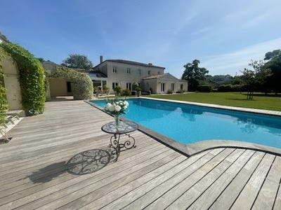 /international/fr/la-rochelle-franche-comte-310108156253/