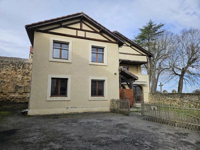 /international/fr/castelnau-riviere-basse-midi-pyrenees-310105925314/?lang=th