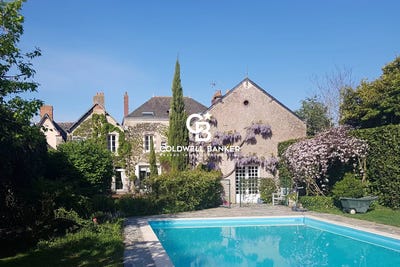 /international/fr/plesse-pays-de-la-loire-120083590295/