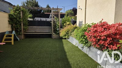 /international/fr/le-chambon-feugerolles-rhone-310106407377/