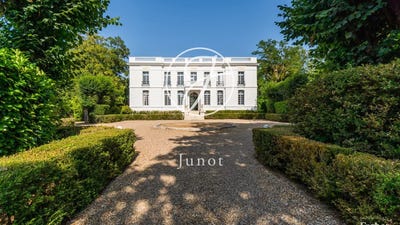 /international/fr/anet-centre-val-de-loire-310109745761/