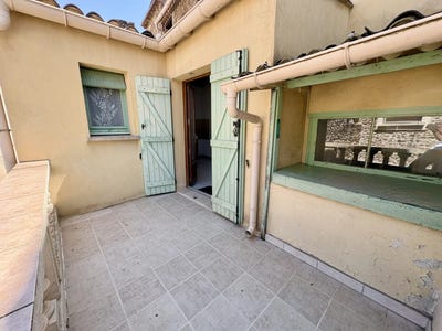/international/fr/nebian-languedoc-roussillon-310108406244/